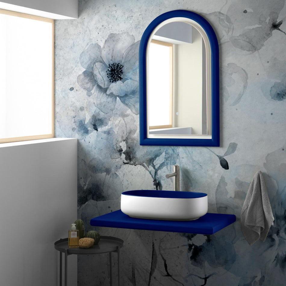 Composizione bagno Horganica con mensola e specchiera retroilluminata in blu zaffiro