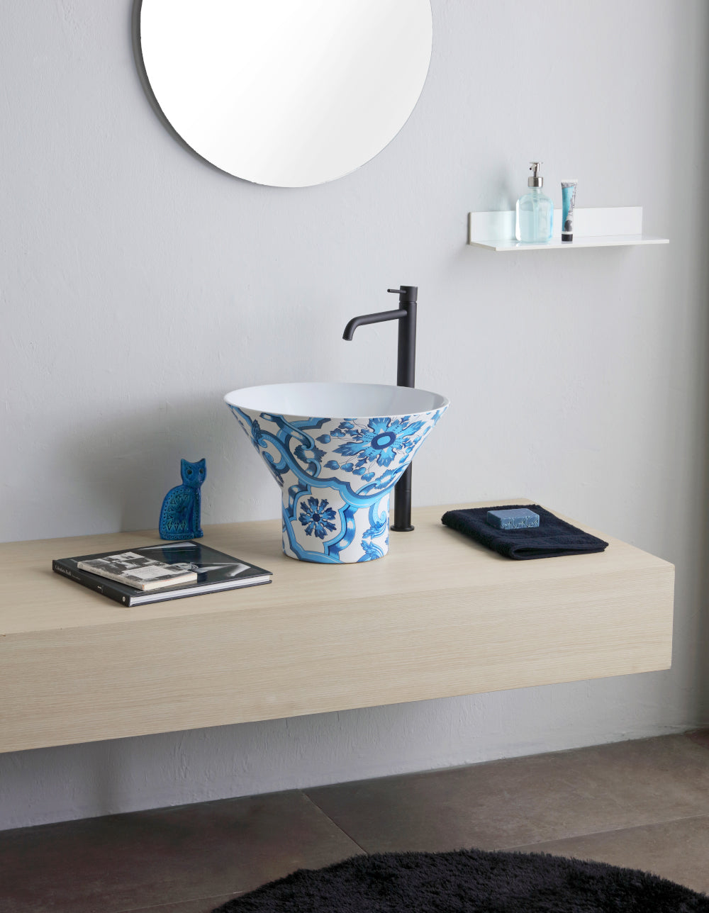 Megafono: il lavabo tondo in ceramica che fa la sua voce grossa