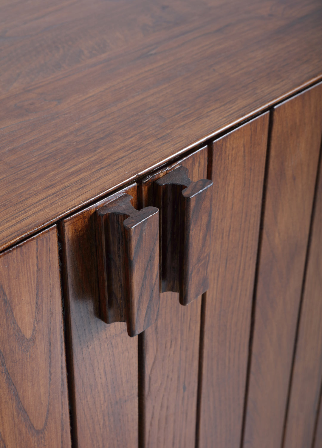 dettaglio maniglie mobile bagno in legno Sinfonia