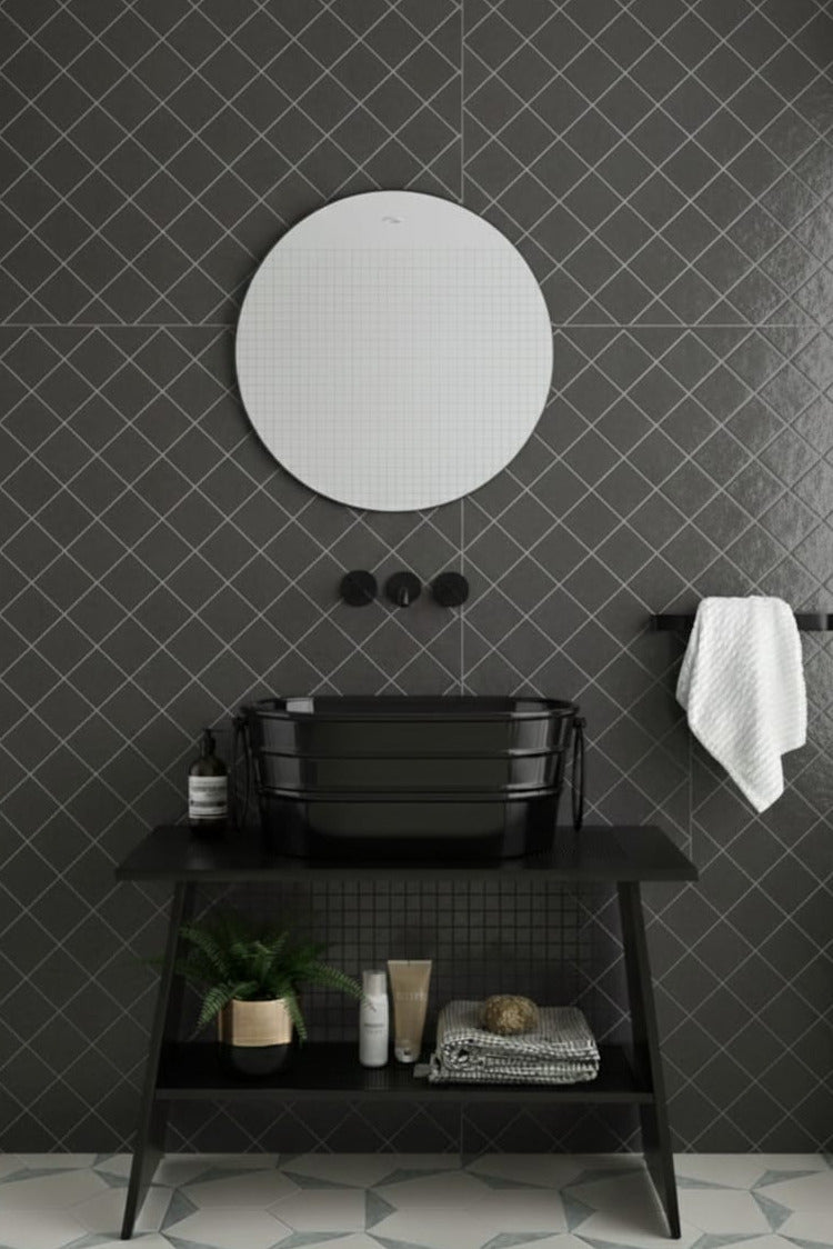 composizione Nera mobile portalavabo in metallo Cavalletto con lavabo Tinozza