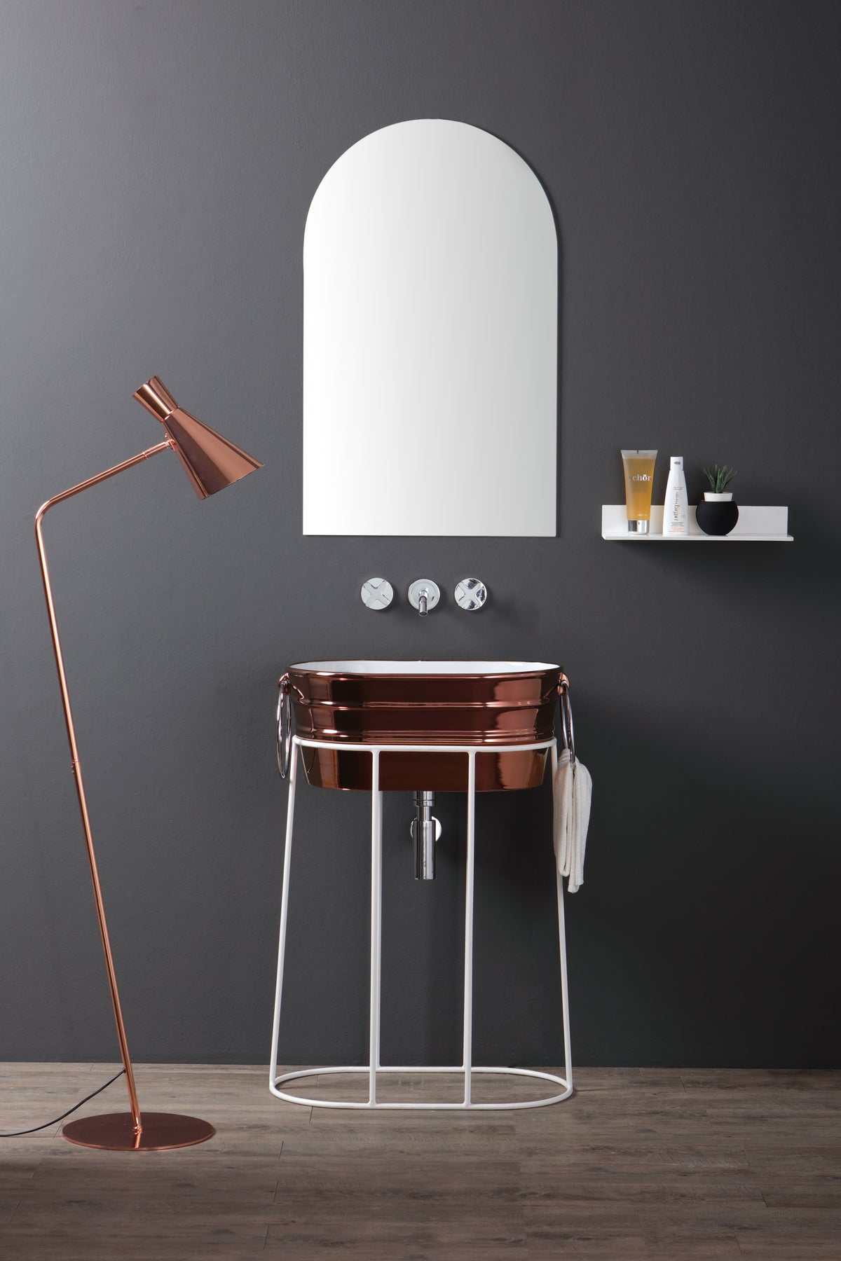 HIGH FLOOR METAL STRUCTURE TUB
