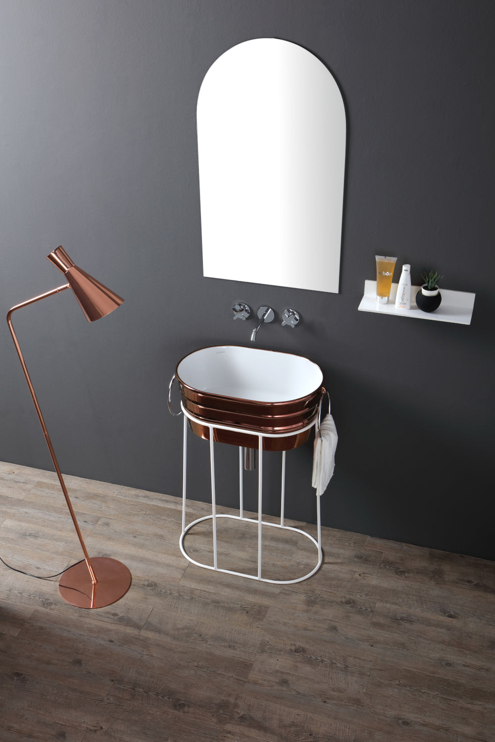 HIGH FLOOR METAL STRUCTURE TUB