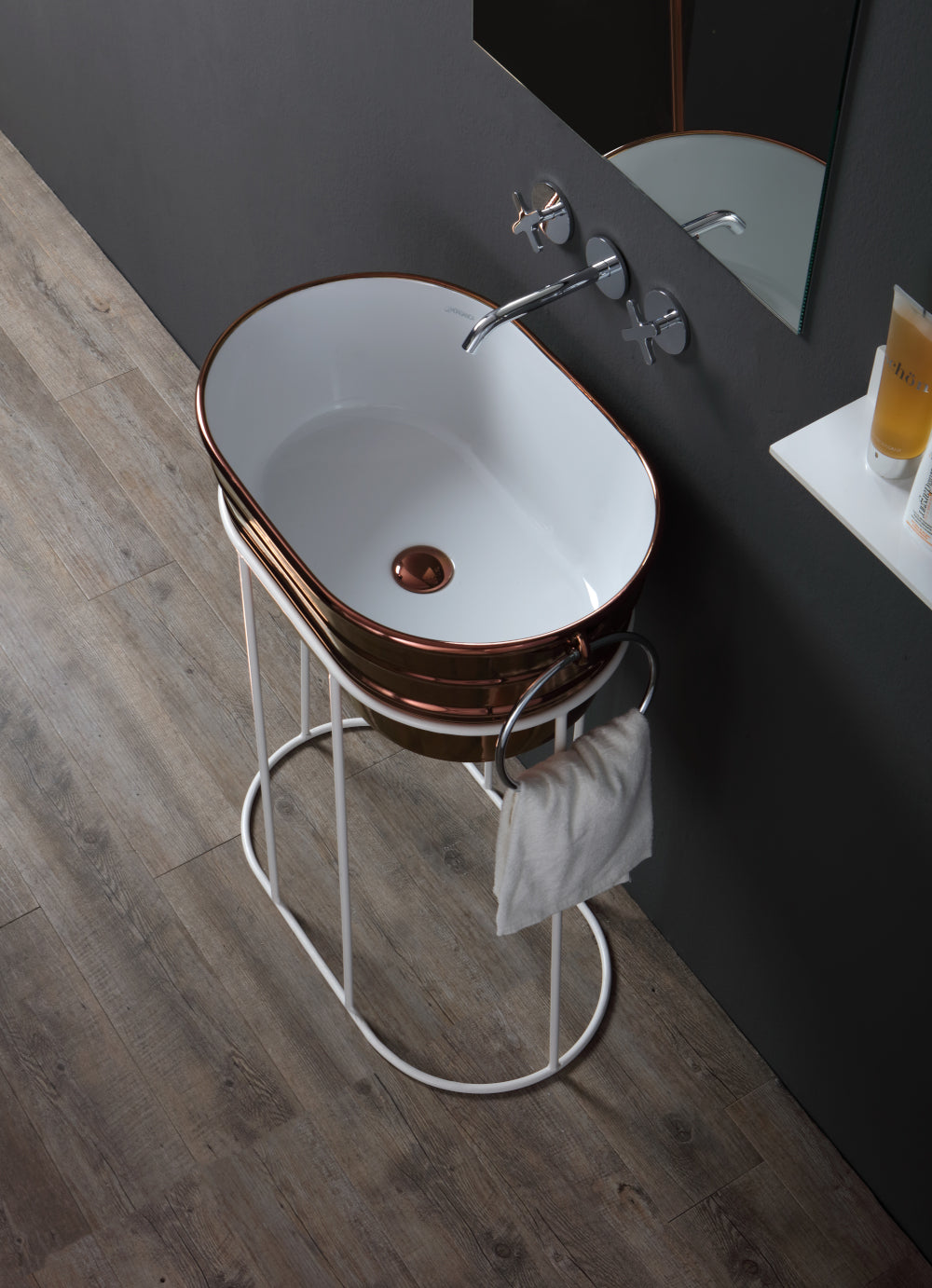 HIGH FLOOR METAL STRUCTURE TUB