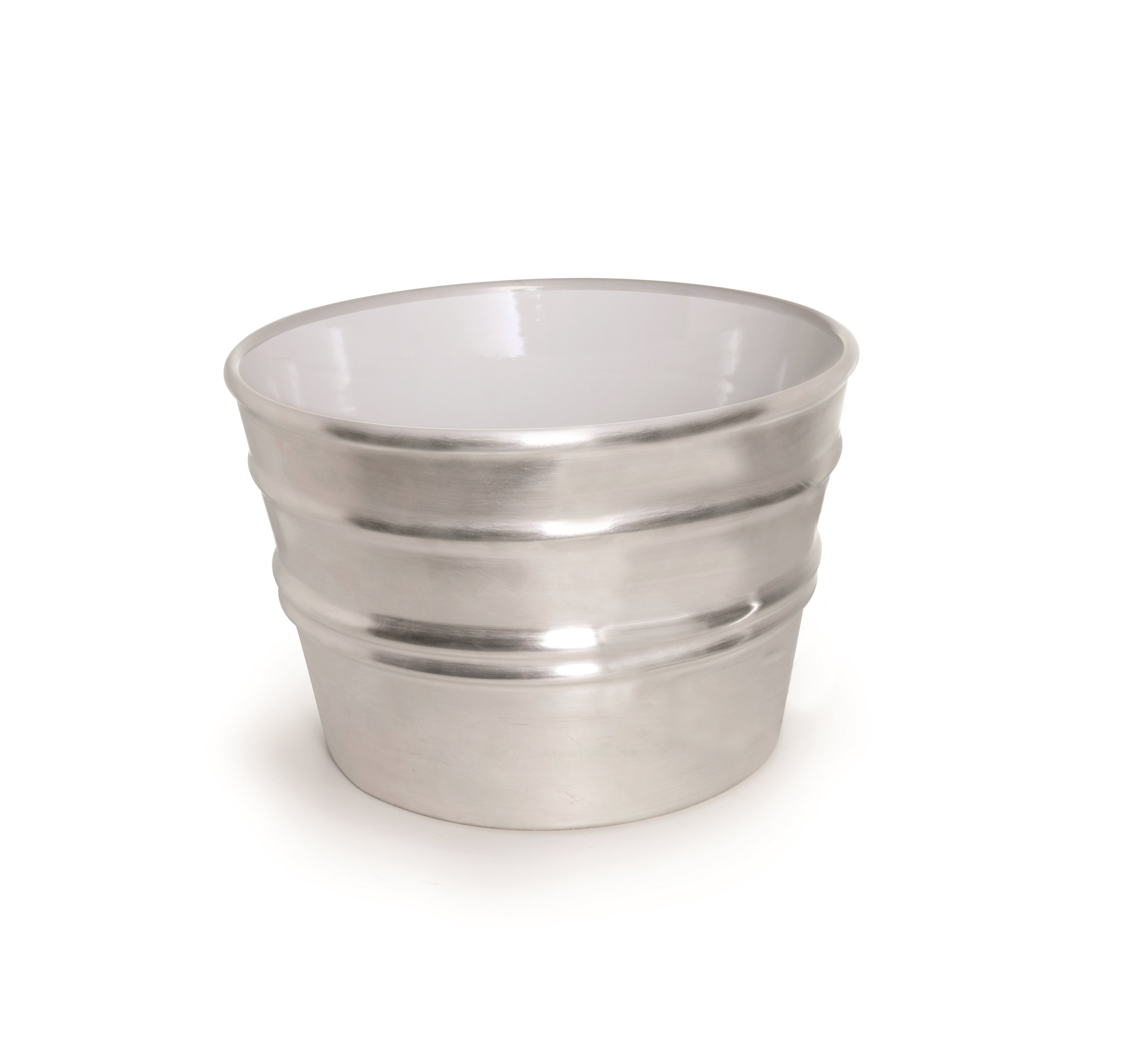 Bacile midi in ceramica effetto argento dal design contemporaneo, sfondo bianco