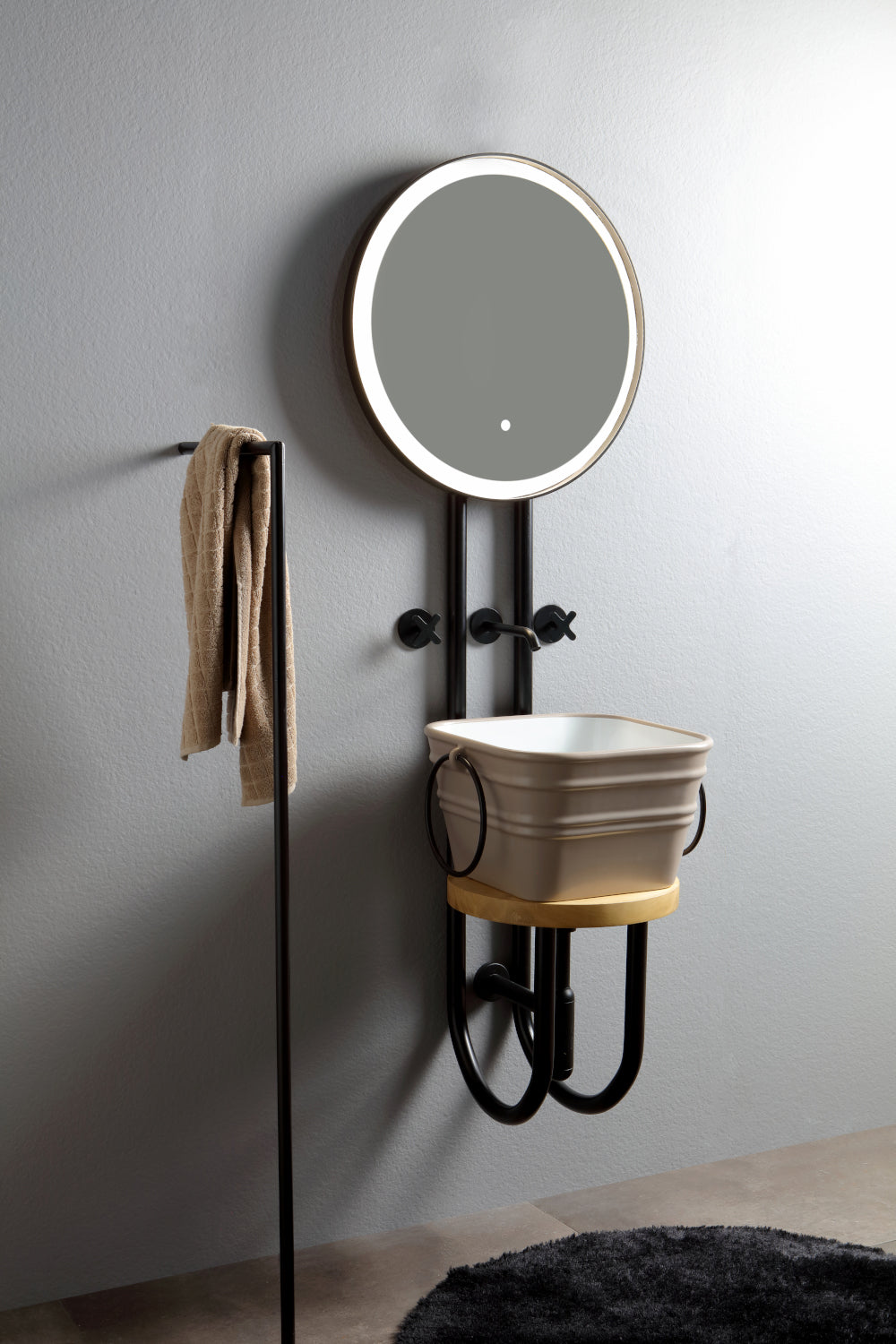 METAL STRUCTURE WITH MIRROR AND VERTICAL MARBLE SHELF