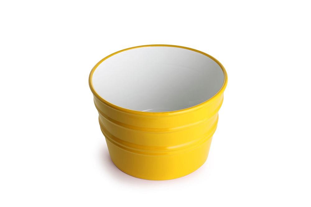 Ciotola in ceramica gialla stile moderno, profilo esterno lavorato, interno bianco